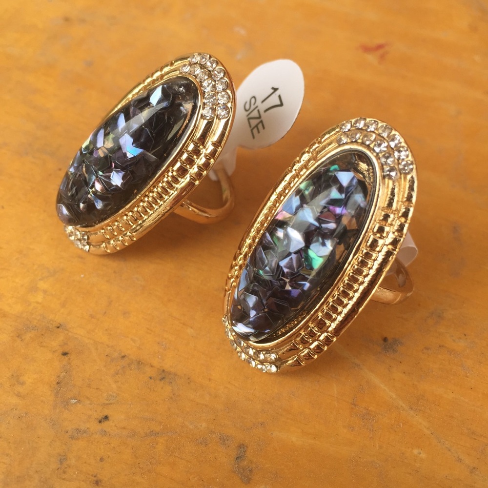 Statement Ring 🌿 - Picture 2 of 3